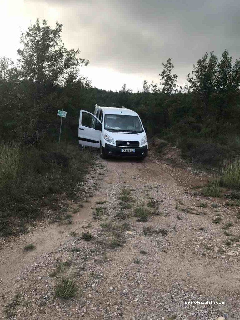 (08693) Casserres - Unnamed Road — foto