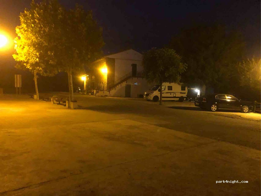 (22761) Larués - 1 Calle la Plaza — foto