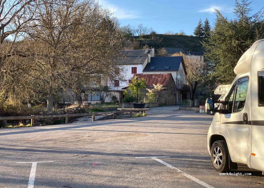 (30750) Lanuéjols - Le Village — foto