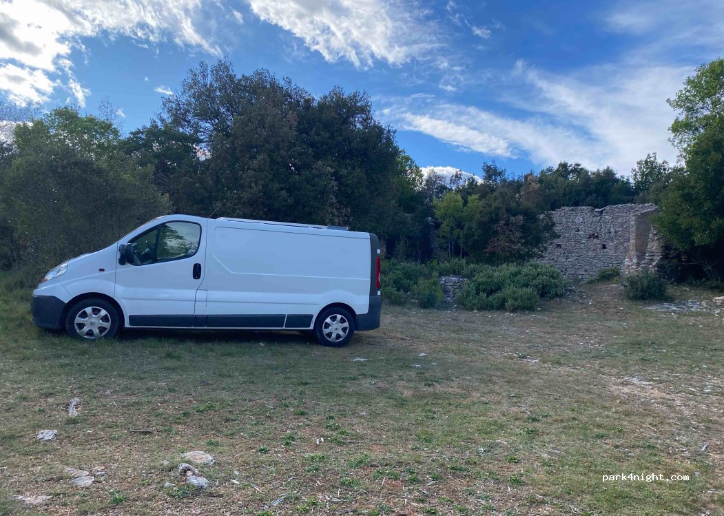 (83170) Rougiers - Unnamed Road — foto 2