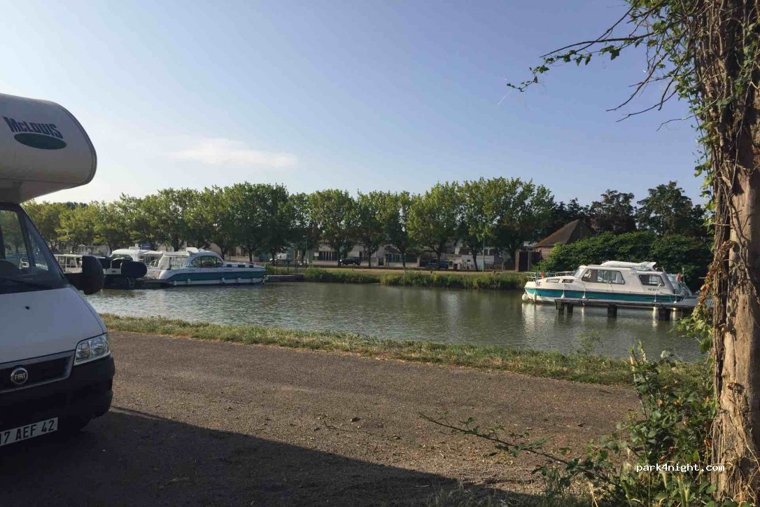 (58000) Sermoise-sur-Loire - 18-19 Rue du Port — foto 3
