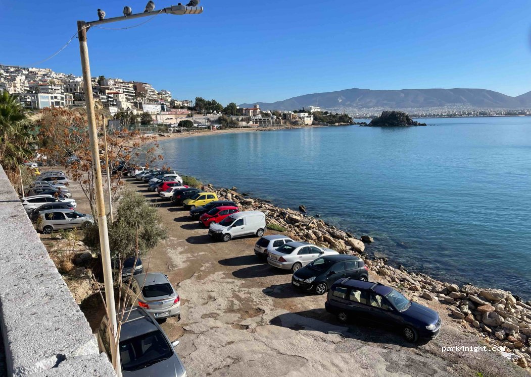 (185 34) Pireas - 11 Akti Kountouriotou — foto 2