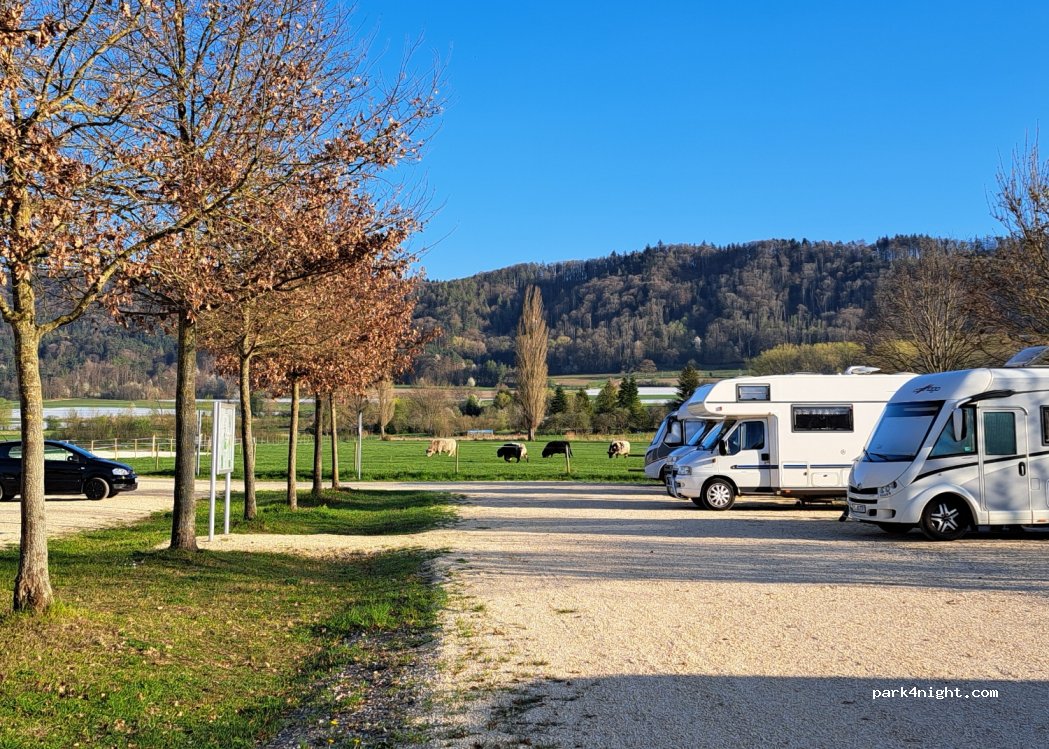 Wohnmobilstellplätze beim Naturbad Aachtal — foto 5