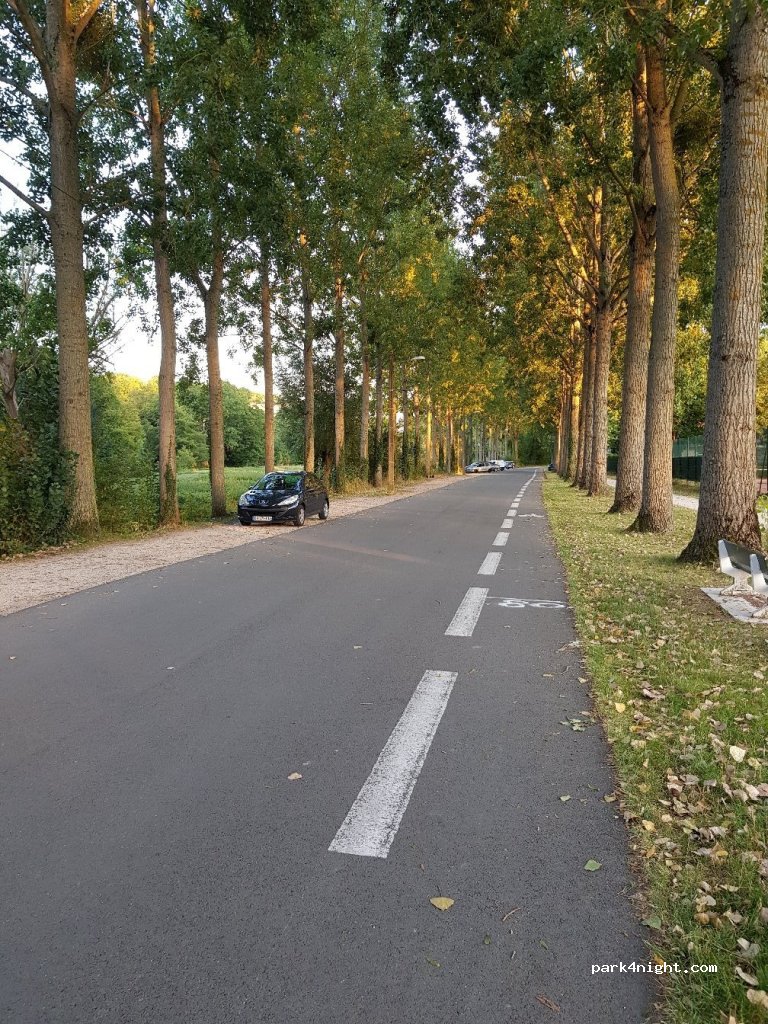 (28000) Chartres - Route des Grands Prés — foto 2