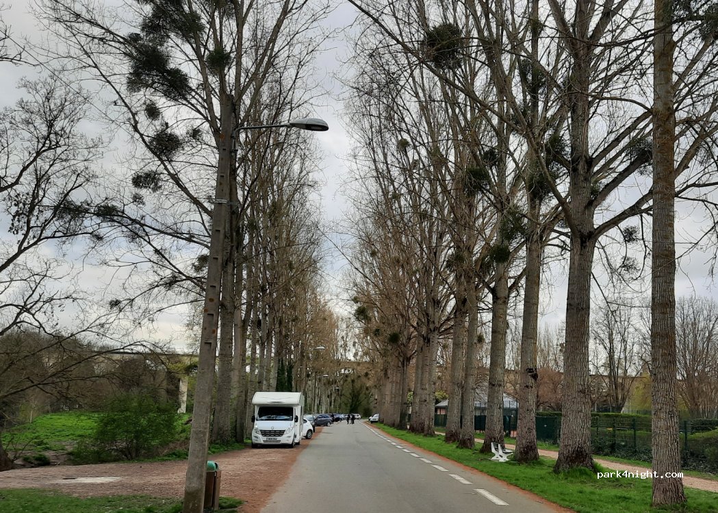 (28000) Chartres - Route des Grands Prés — foto 3