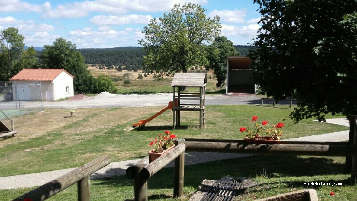 (07660) Issanlas - Le Village — foto 2