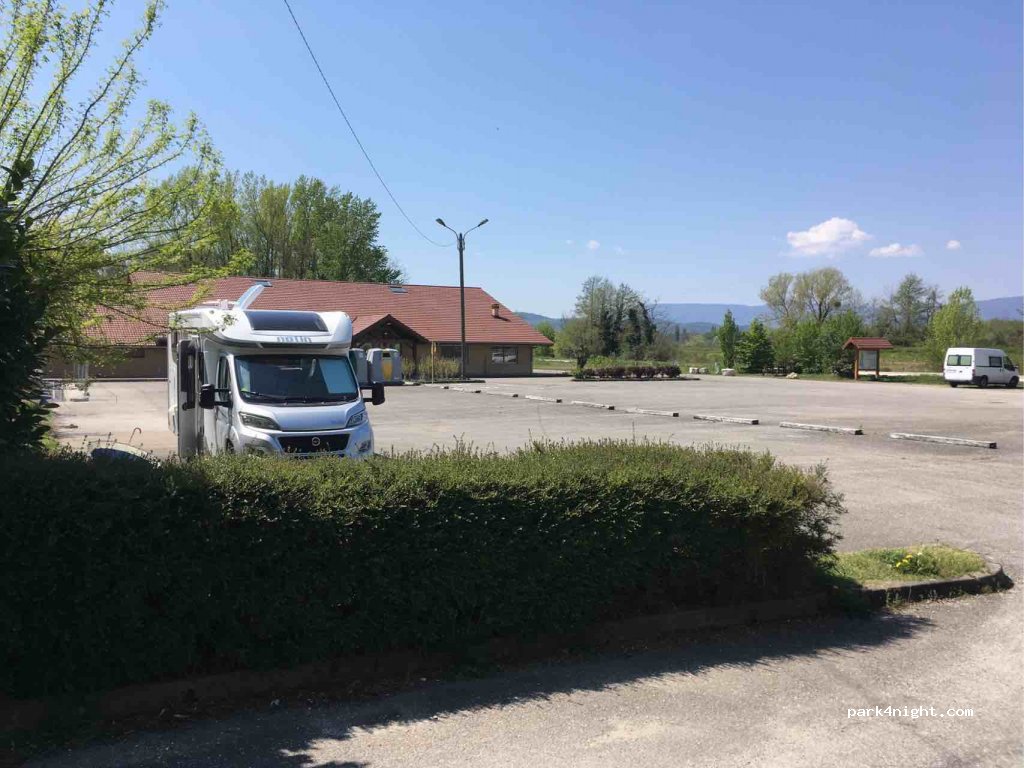 (73310) Vions - Unnamed Road — foto