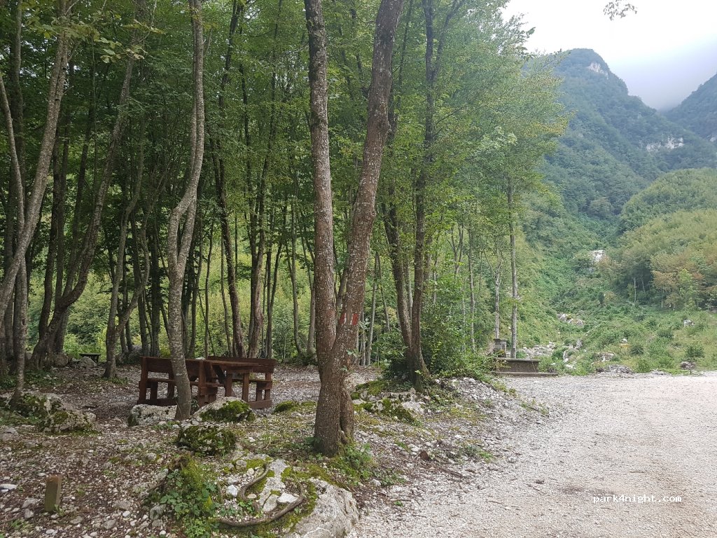 (64045) Isola del gran Sasso D'italia - Unnamed Road — foto