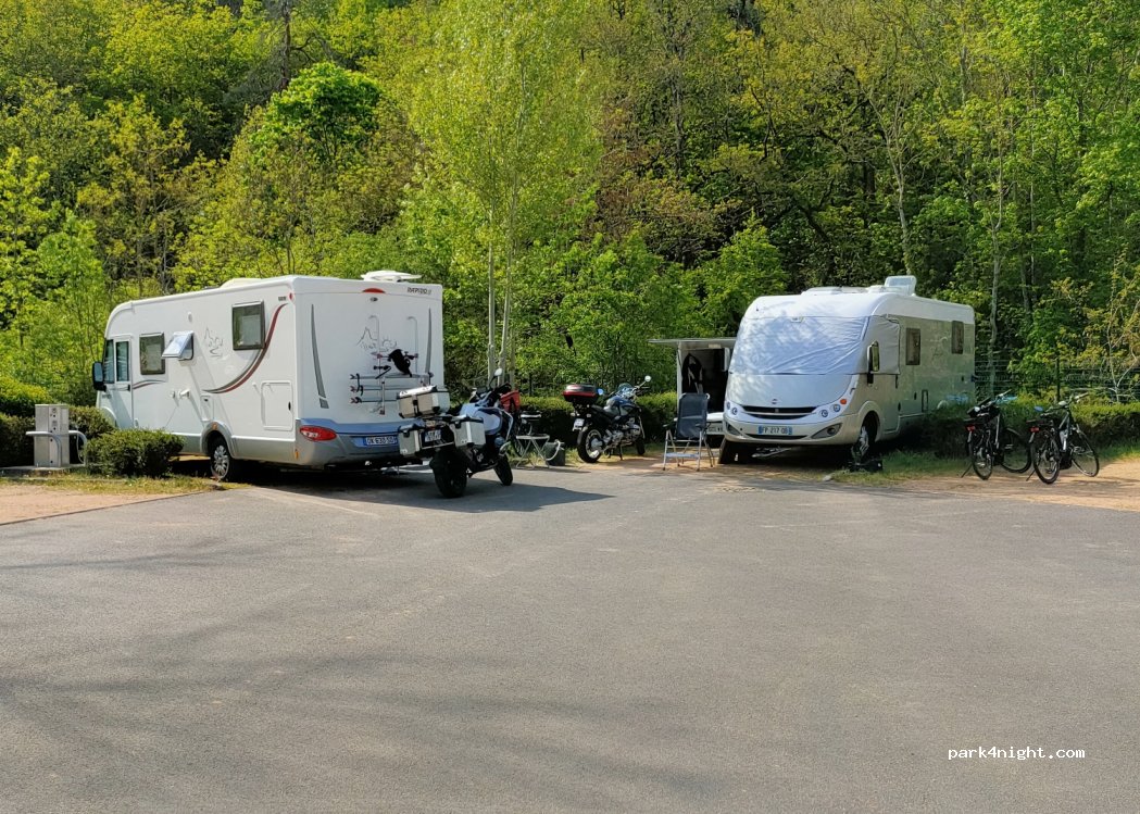 (63140) Châtel-Guyon - 2-14 Avenue de Russie — foto 2