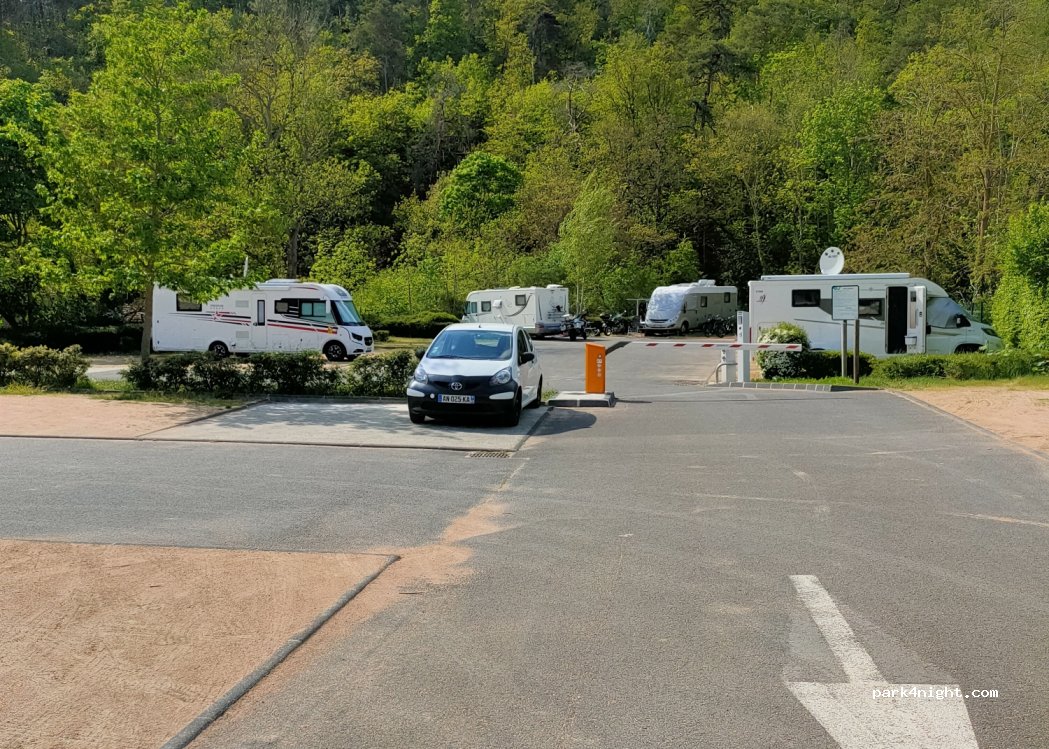 (63140) Châtel-Guyon - 2-14 Avenue de Russie — foto 3