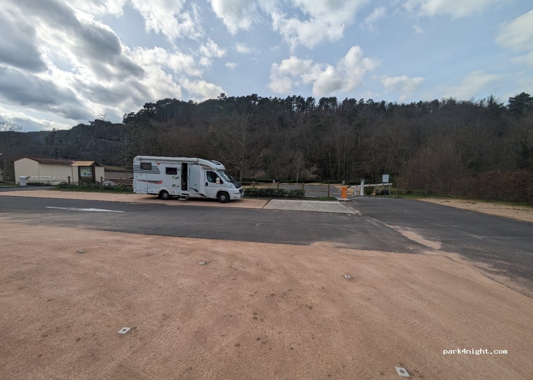 (63140) Châtel-Guyon - 2-14 Avenue de Russie — foto 4