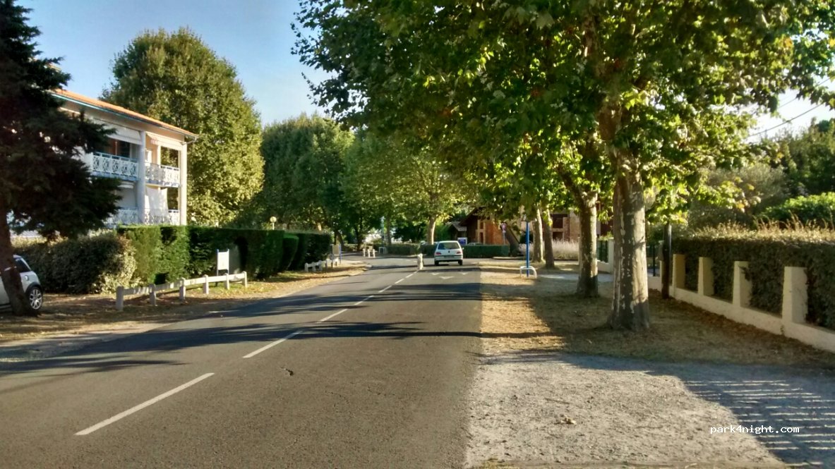 (33510) Andernos-les-Bains - 57 Boulevard de la Plage — foto 2