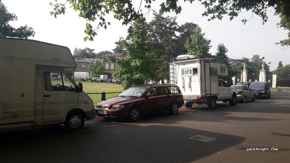 (TW9 3AE) Richmond - 57 Kew Green — foto