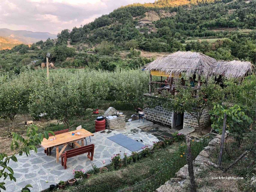 Petulla Caffe Camping — foto