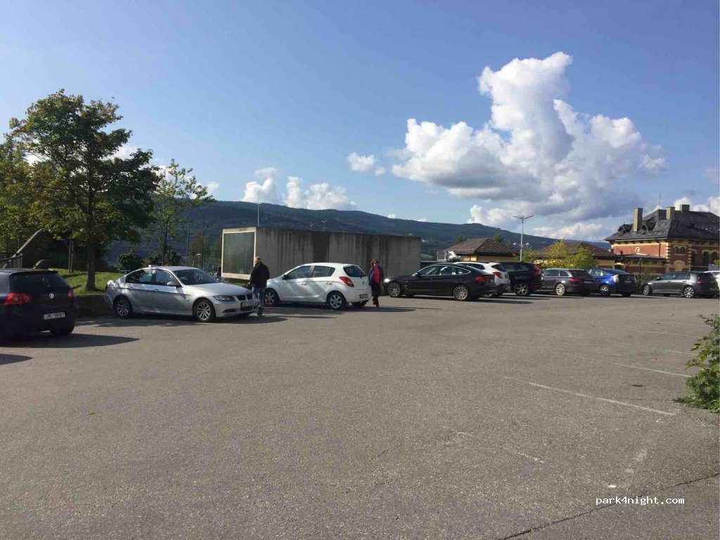 (2609) Lillehammer - 52 Kirkegata — foto