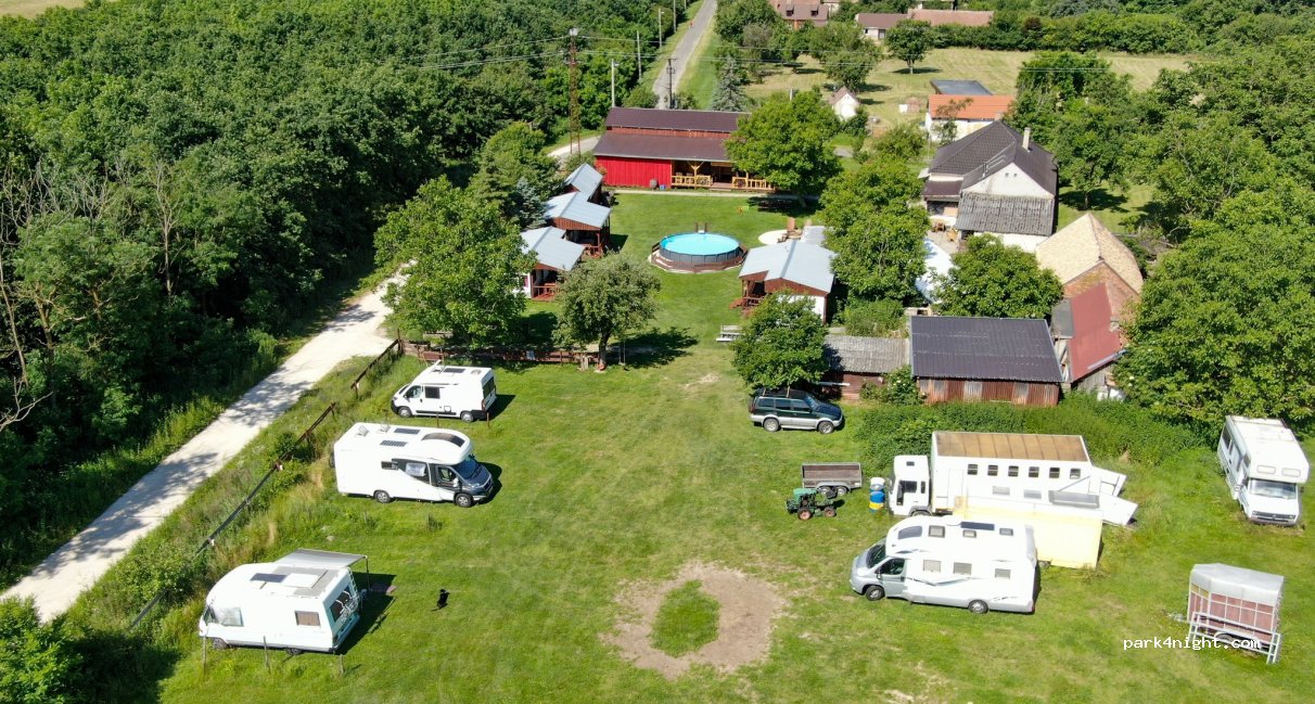Country Camp j&b Kft — foto 2