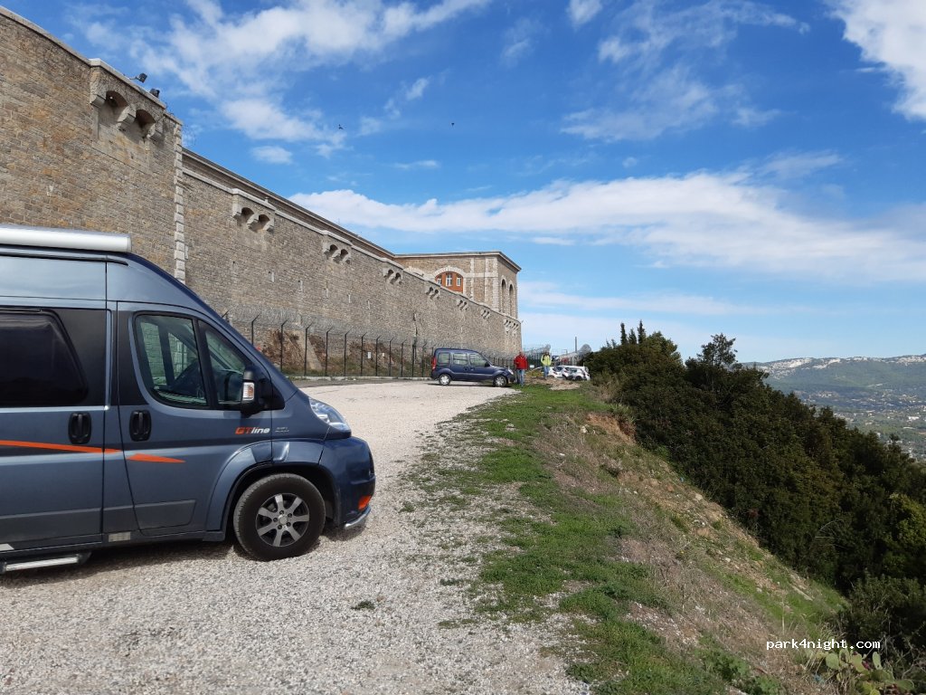 (83140) Six-Fours-les-Plages - 1050 Montée du Fort — foto 2