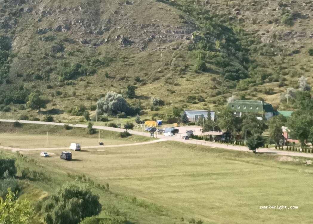 () Butuceny - Parcare — foto 3