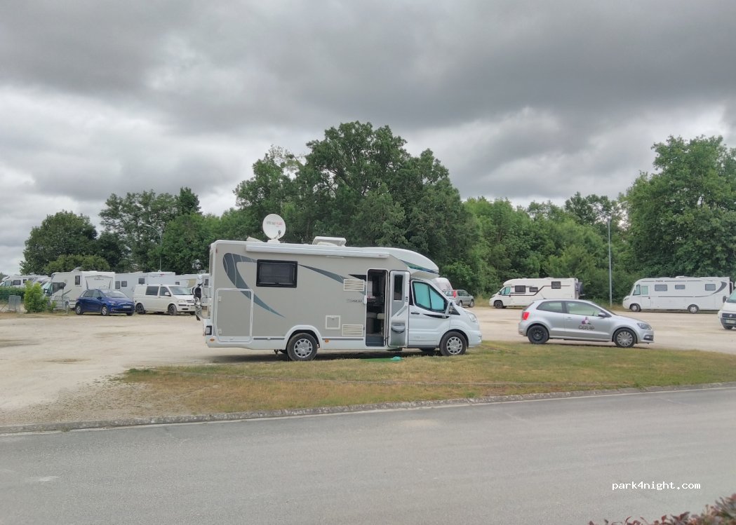 (45600) Sully-sur-Loire - avenue de bethume — foto