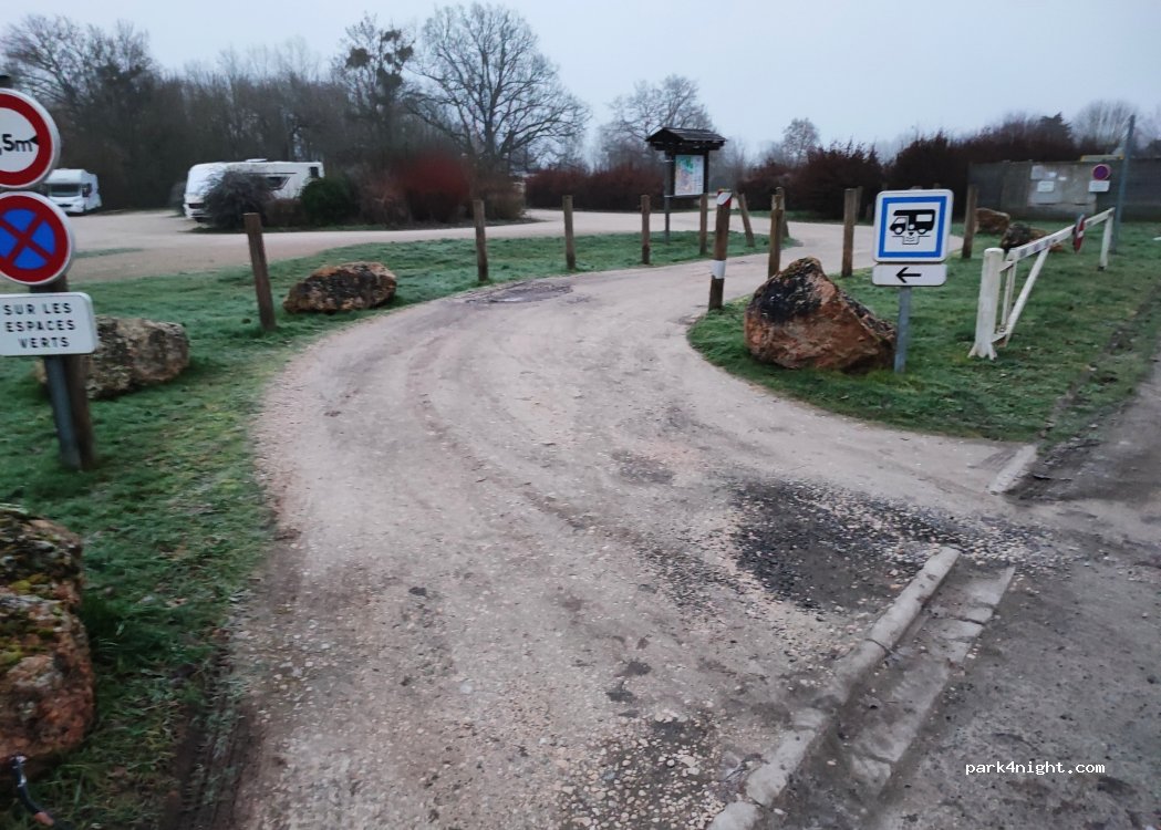 (45600) Sully-sur-Loire - avenue de bethume — foto 5
