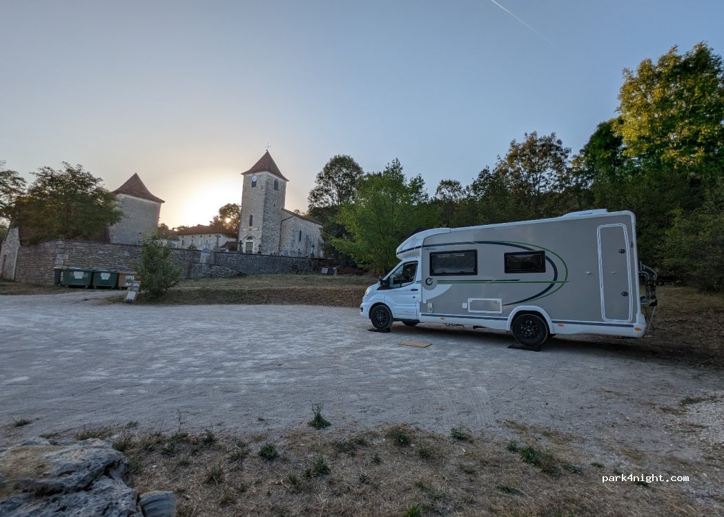 (46330) Sauliac-sur-Célé - D41 — foto 2