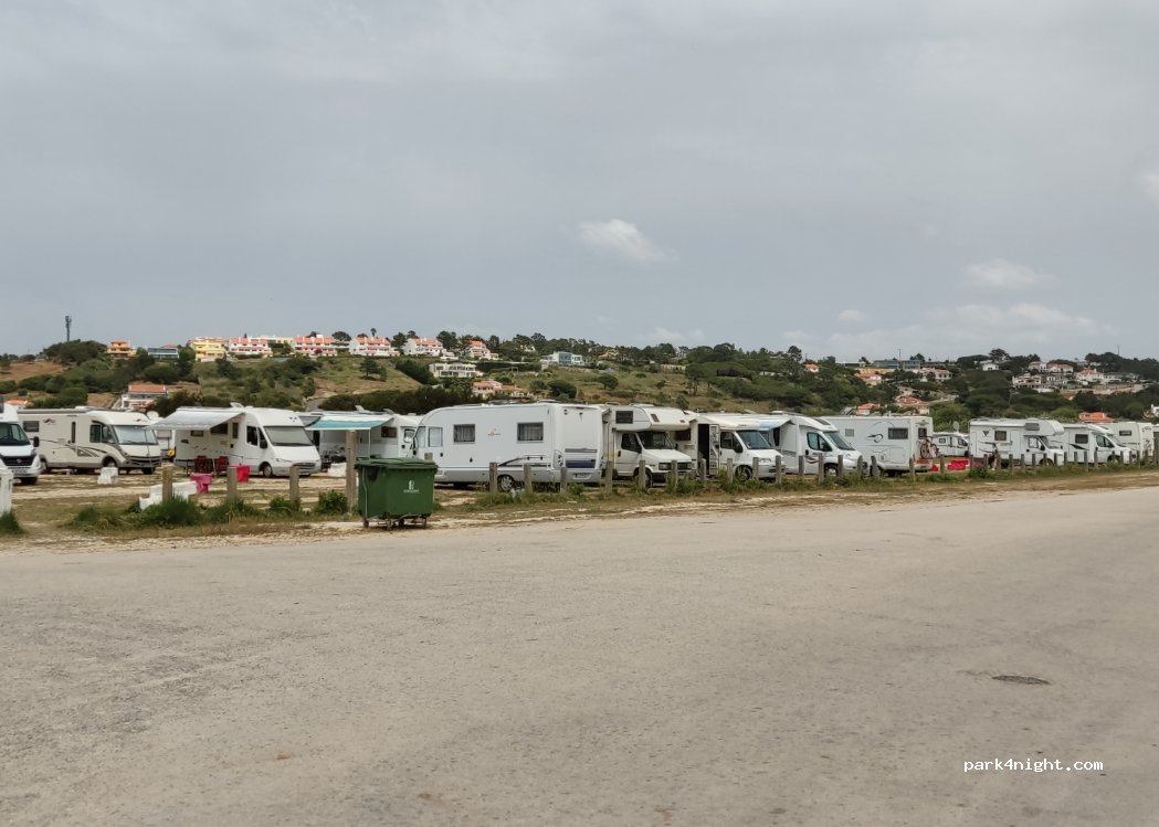 Parque de Pernoita de Autocaravanas da Foz do Arelho — foto