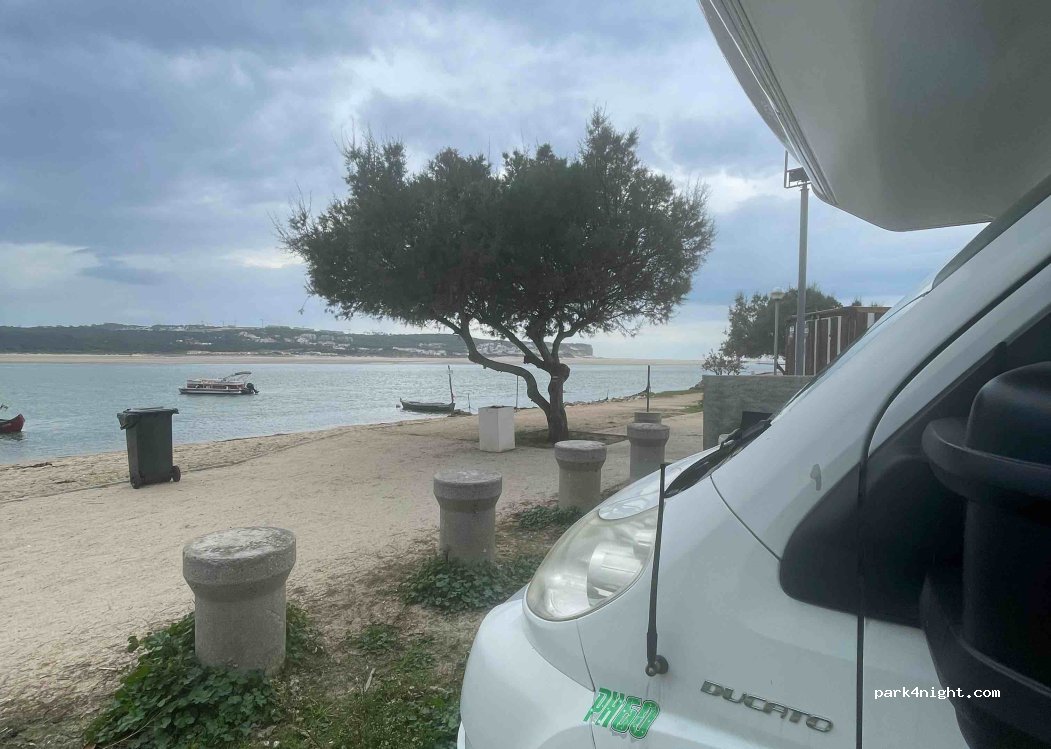Parque de Pernoita de Autocaravanas da Foz do Arelho — foto 4