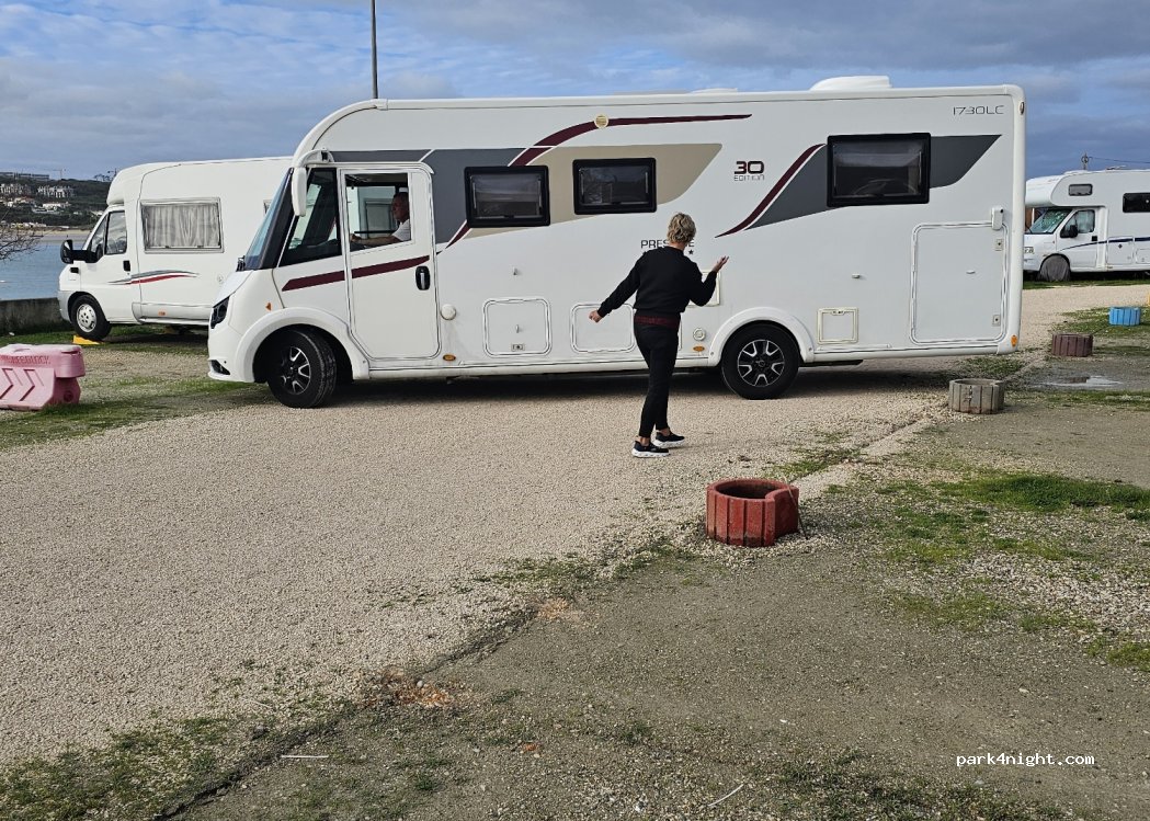 Parque de Pernoita de Autocaravanas da Foz do Arelho — foto 5