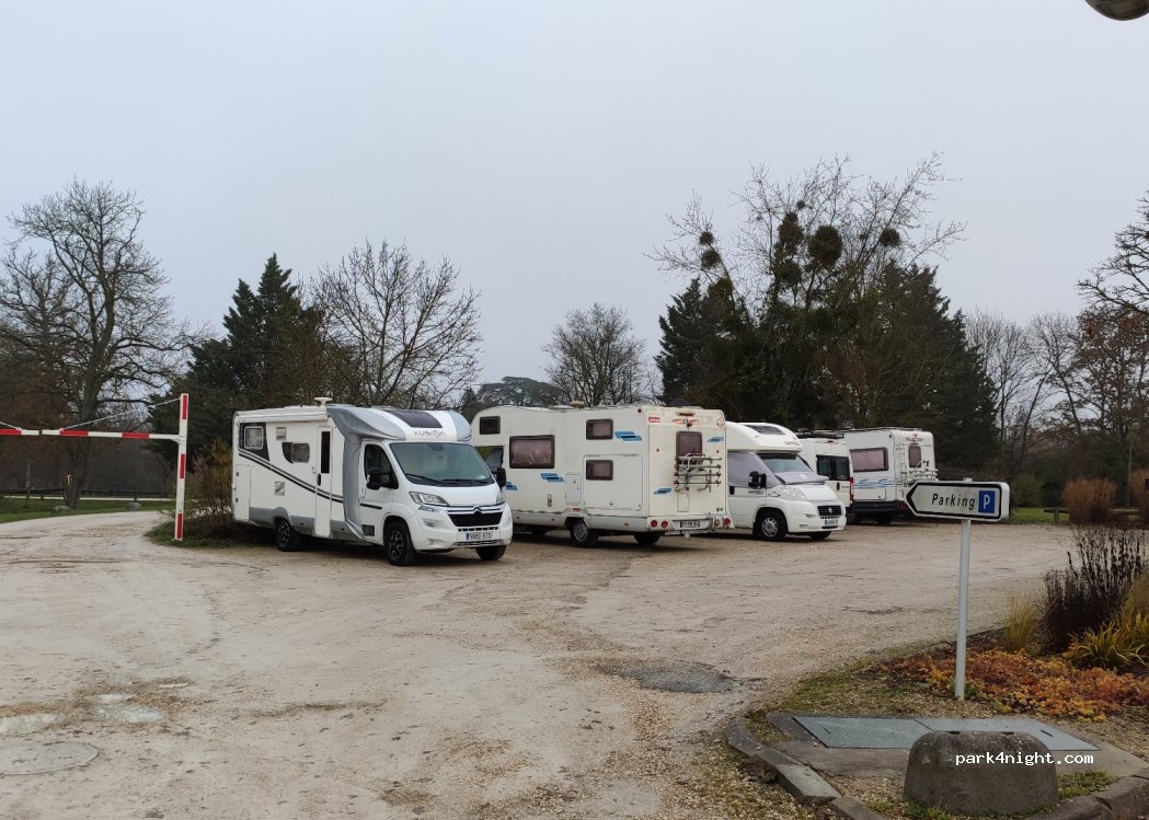 (45770) Saran - Allée Claude Bernard — foto 2
