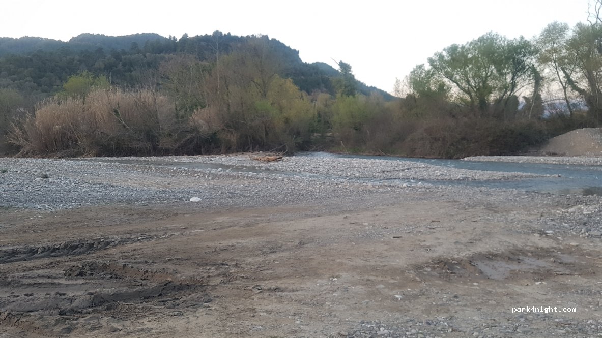 (220 08) Mpertsia - Ethniki Odos Tripolis Olimpias — foto