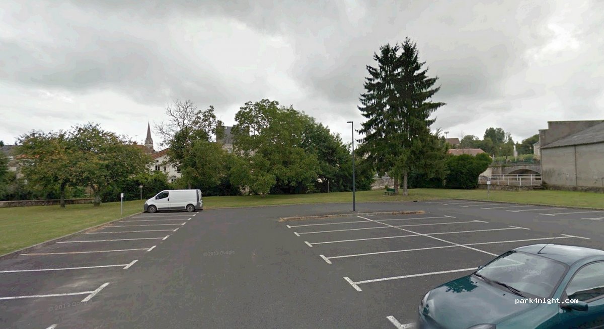 (86500) Montmorillon - 2 Rue Léon Dardant — foto