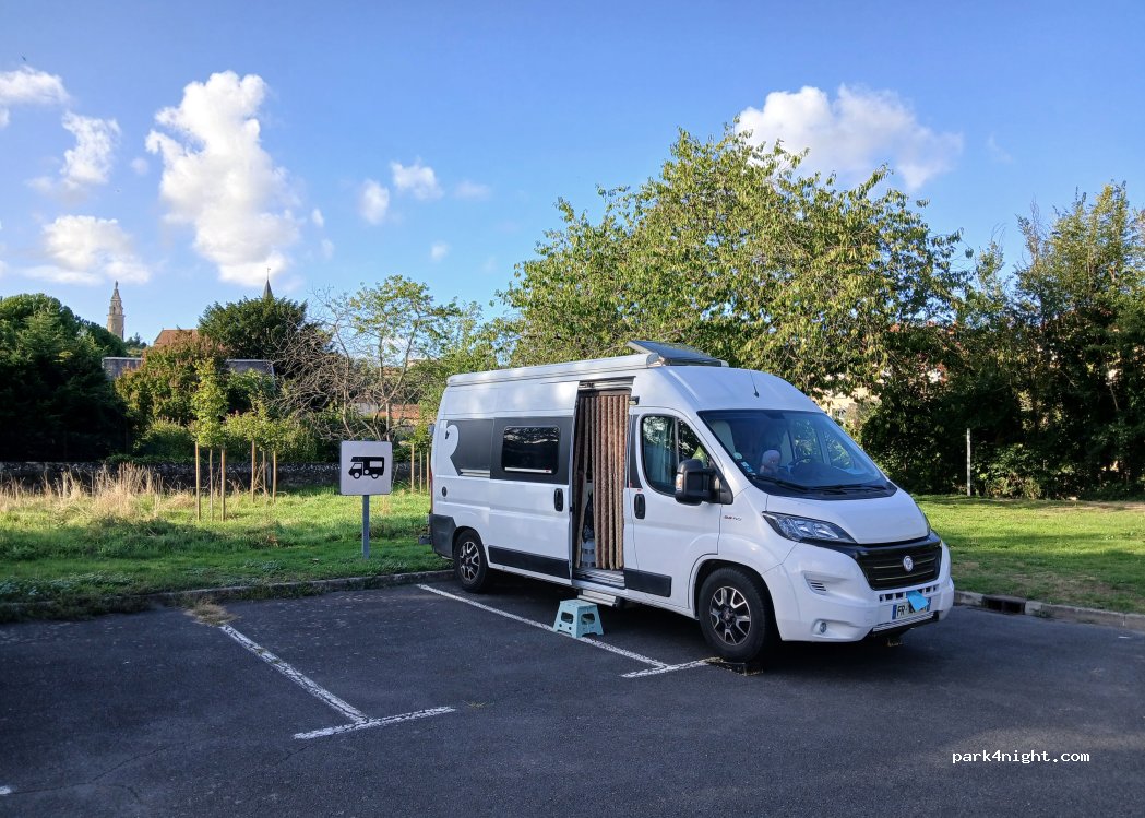 (86500) Montmorillon - 2 Rue Léon Dardant — foto 5