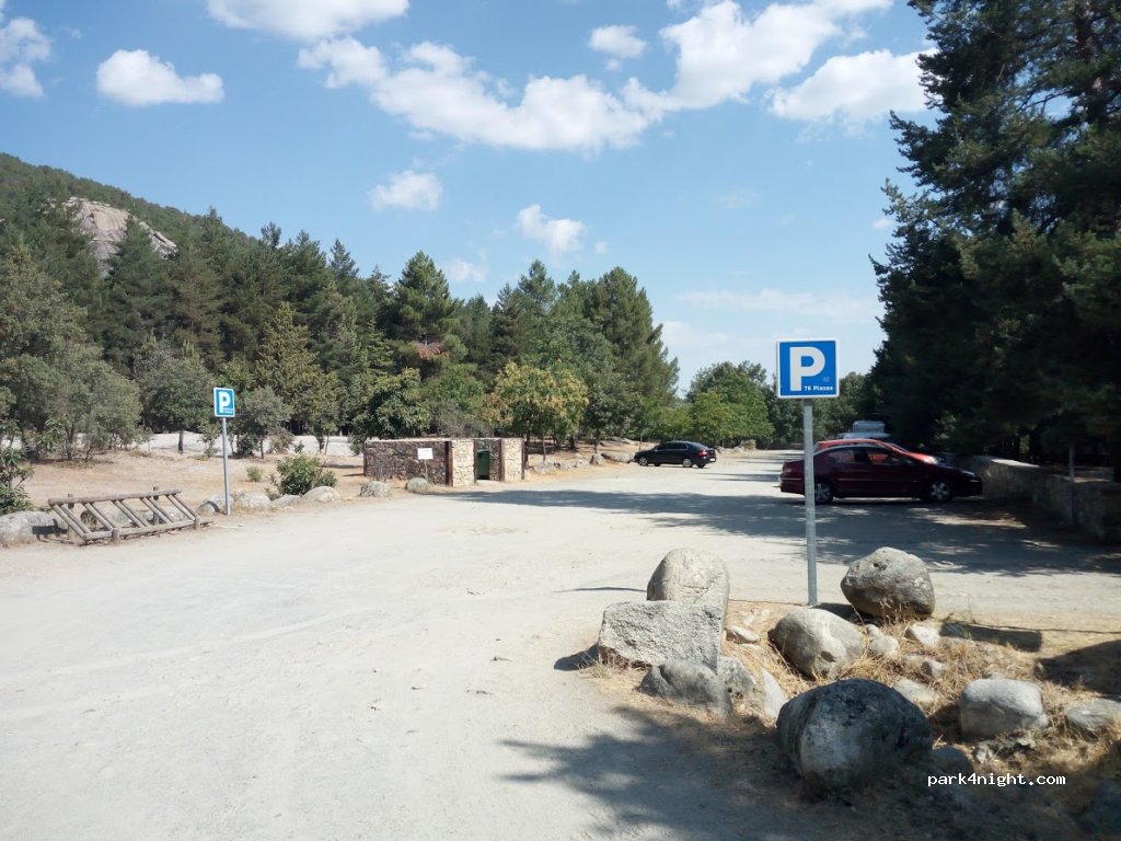 (05697) Navalonguilla - Unnamed Road — foto