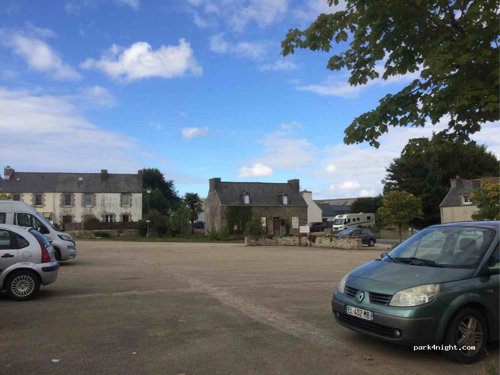 (29400) Bodilis - 4 Place d'Holbeton — foto 2