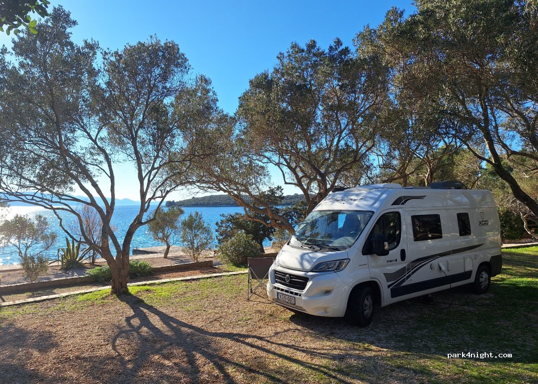 Camp Lupis — foto