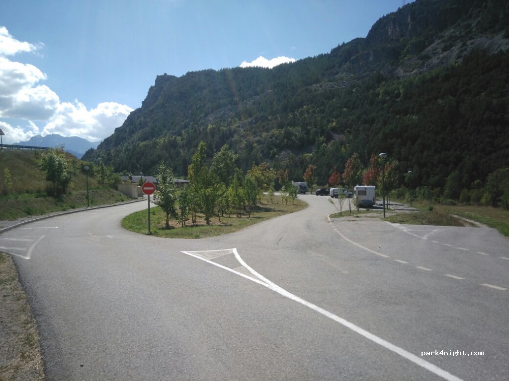 (05120) Saint-Martin-de-Queyrières - D36 — foto