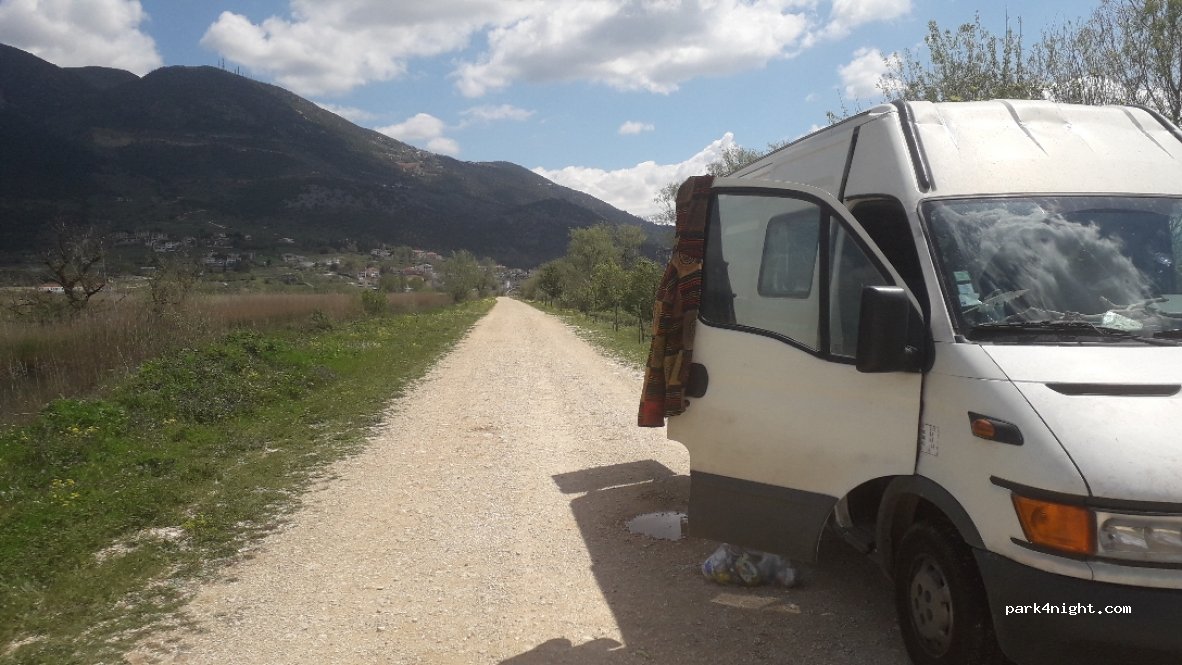(454 45) Perama - 3 Ethniki Odos Trikalon Ioanninon — foto 2