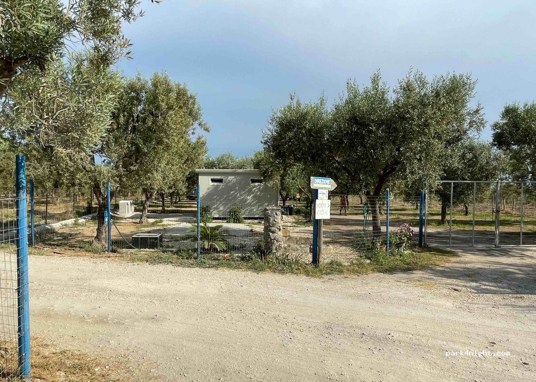 Area sosta camper e Parcheggio Mare Azzurro — foto 2