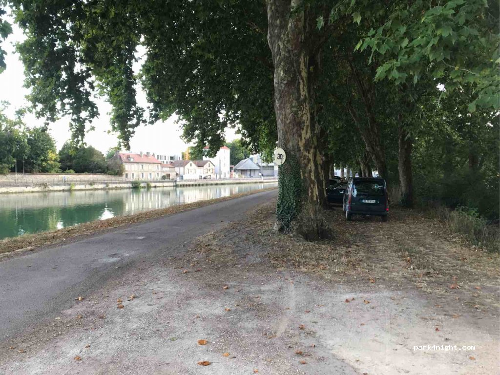(10400) Nogent-sur-Seine - 28 Rue des Graviers — foto 2