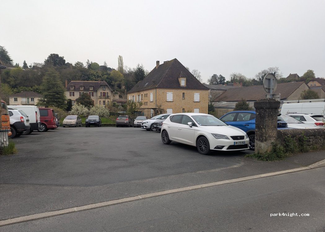 (24200) Sarlat-la-Canéda - 9 Rue des Cordeliers — foto 4