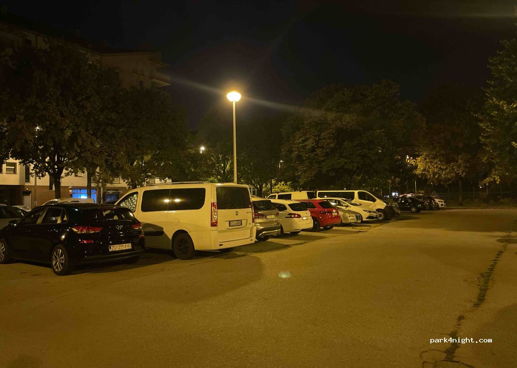 (10000) Zagreb - 30 Albrechtova ulica — foto 4