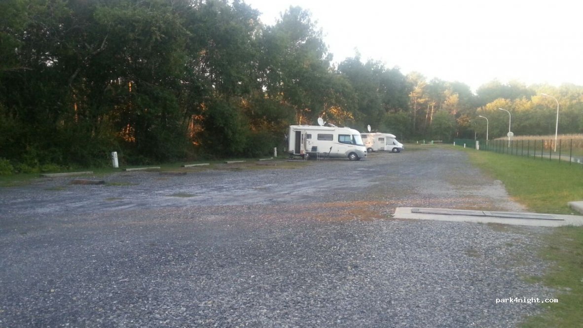 (40140) Azur - 1038 Route du Lac — foto