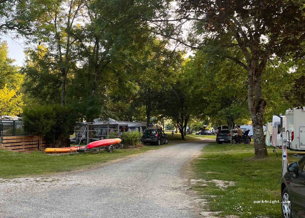 Camping familial ”Au bord du Doubs” — foto 3
