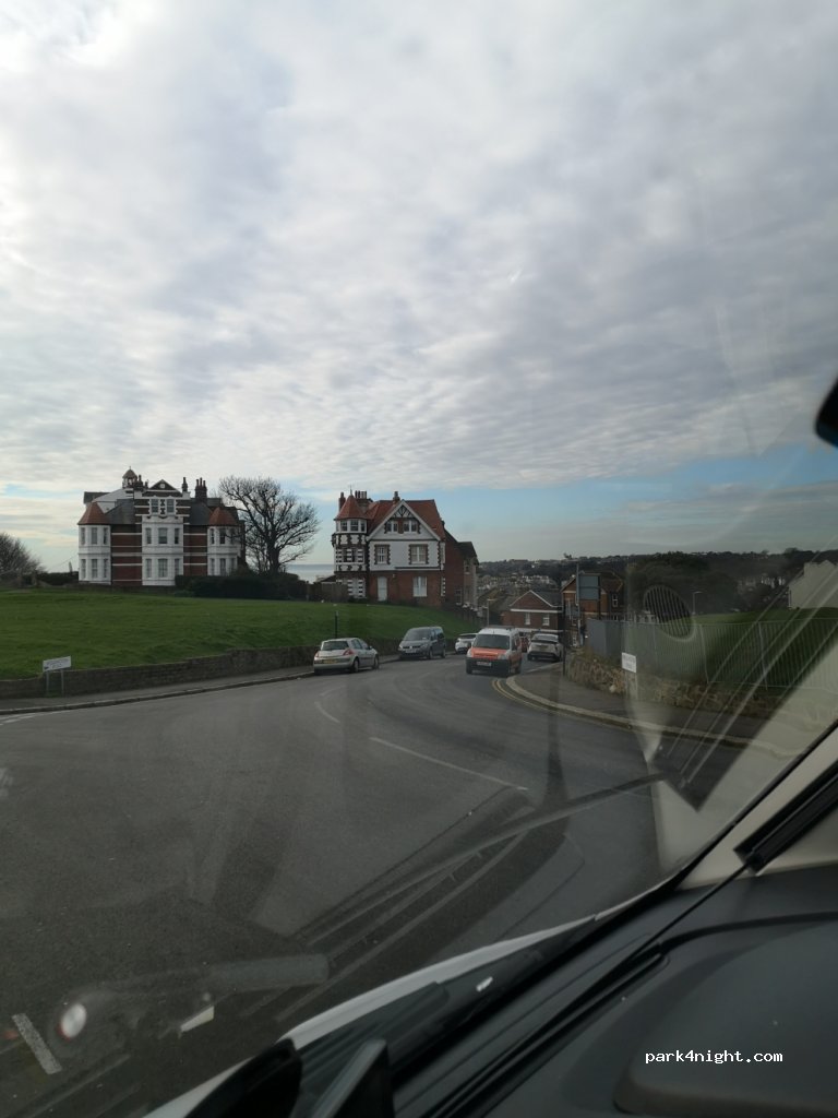 (TN34 3RD)  - 115 Castle Hill Road — foto