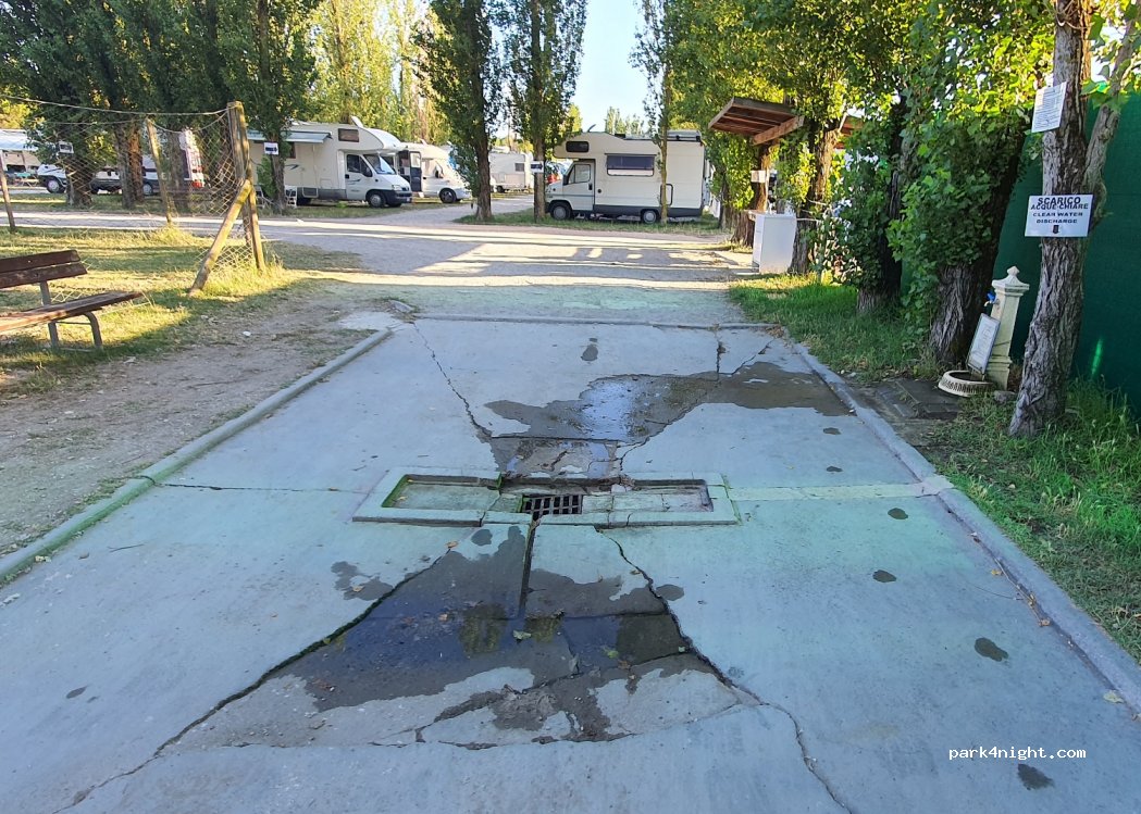 Area Sosta Camper - Casalborsetti — foto 3