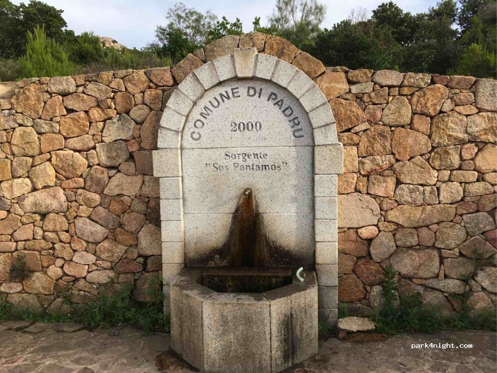 (07020) Padru  - Sorgente Sos Pantamos — foto