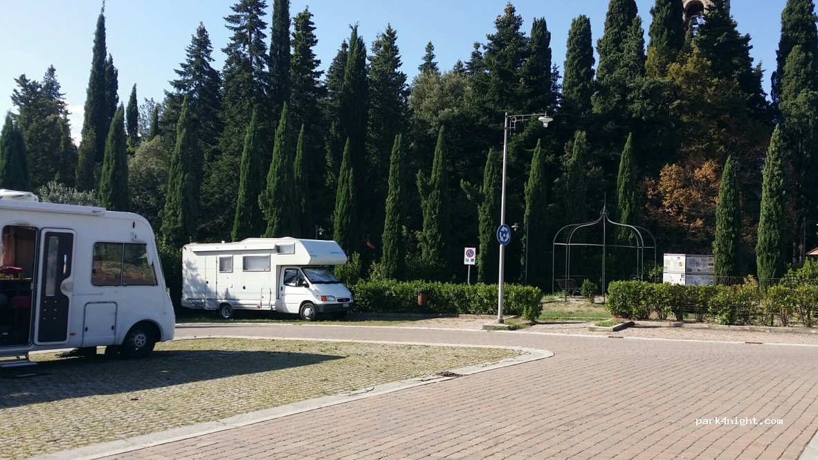(50028) Badia A Passignano - Via Passignano — foto