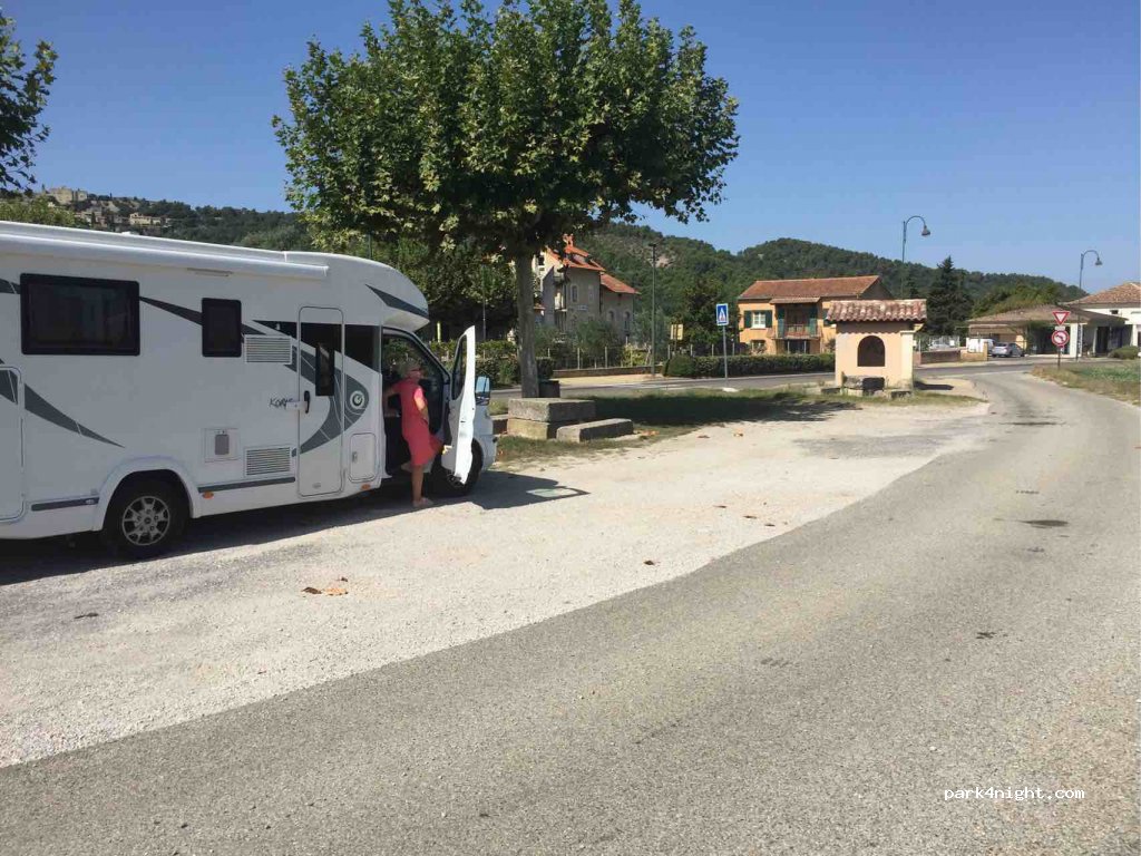 (84110) Crestet - Les Condamines — foto