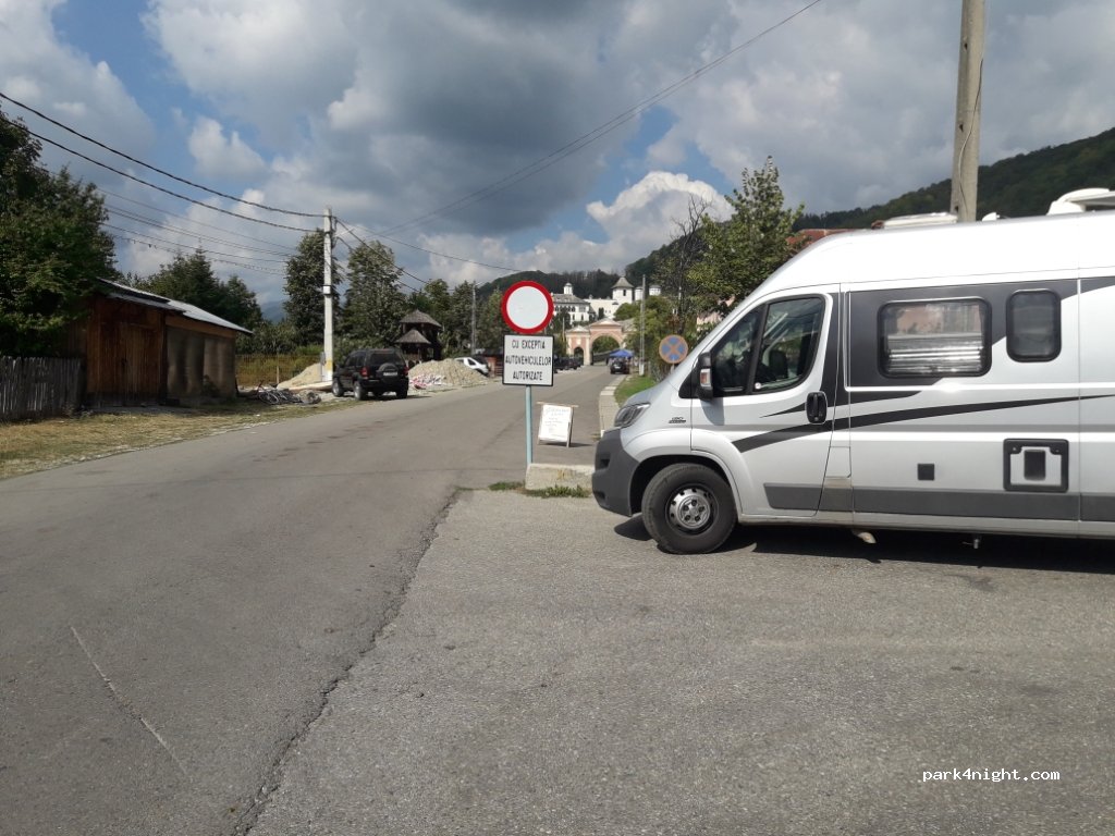 (245803) Romanii de Jos - Strada Mânăstirii — foto