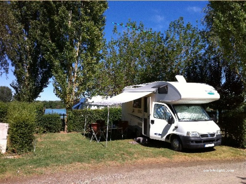 VILLAGE DE LOISIRS LE LOMAGNOL — foto